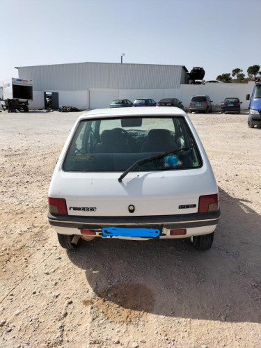 PEUGEOT 205 BERLINA — автомобиль-донор на запчасти 