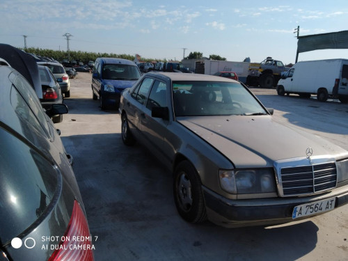  MERCEDES-BENZ CLASE 124 (BM 124) BERLINA 