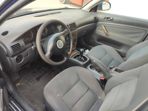 VOLKSWAGEN PASSAT VARIANT (3B6) — vehículo donante para recambios 