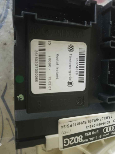 MOTOR ELEVALUNAS DELANTERO DERECHO Audi A3 (8P1) 