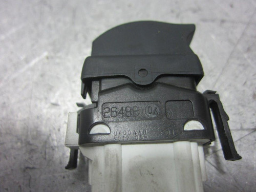  MANDO ELEVALUNAS DELANTERO DERECHO Renault CLIO II FASE II (B/CB0) 