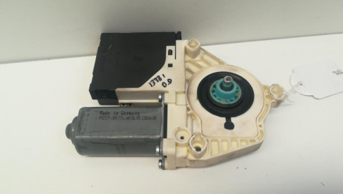MOTOR ELEVALUNAS DELANTERO DERECHO Volkswagen PASSAT BERLINA (3C2) 