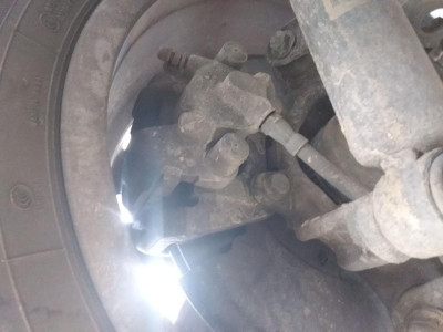 PINZA DE FRENO TRASERA IZQUIERDA