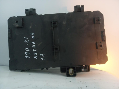 CAJA RELES / FUSIBLES, OPEL, ASTRA H BERLINA
