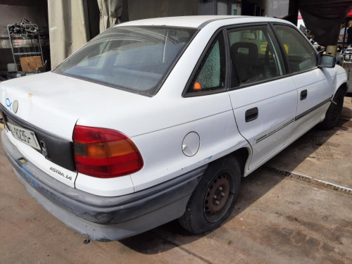  OPEL ASTRA F BERLINA 