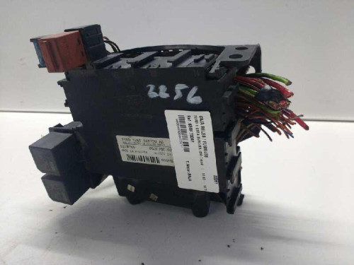  CAJA RELES / FUSIBLES Ford FIESTA BERLINA (DX) 