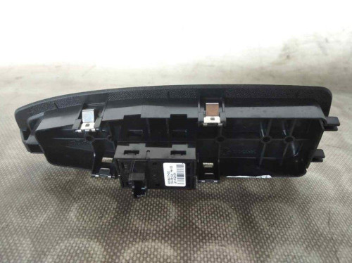 MANDO ELEVALUNAS DELANTERO DERECHO BMW SERIE 1 BERLINA 5P (F20) 