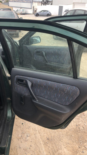 NISSAN PRIMERA BERLINA (P11) — vehículo donante para recambios 
