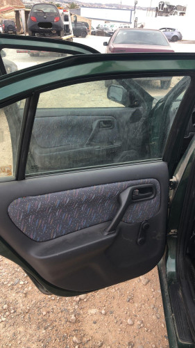 NISSAN PRIMERA BERLINA (P11) — vehículo donante para recambios 