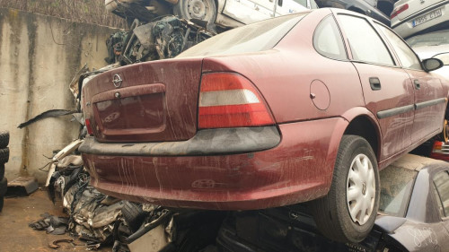 OPEL VECTRA B BERLINA — автомобиль-донор на запчасти 