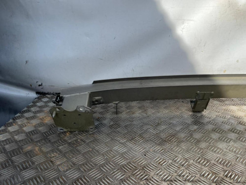 REFUERZO PARAGOLPES DELANTERO 