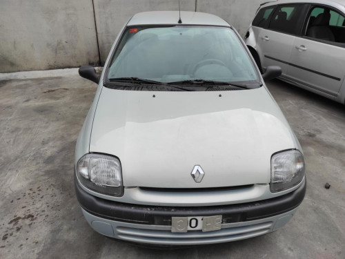 RENAULT CLIO II FASE I (B/CB0) — vehículo donante para recambios 