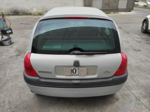RENAULT CLIO II FASE I (B/CB0) — vehículo donante para recambios 