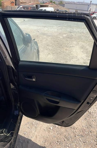 MAZDA 3 BERLINA (BK) — vehículo donante para recambios 