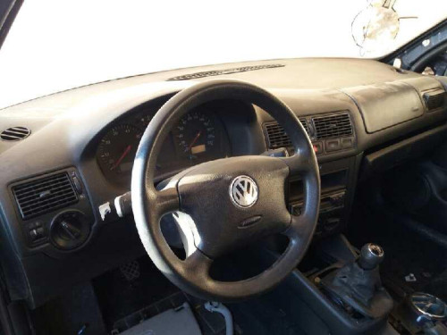 VOLKSWAGEN GOLF IV BERLINA (1J1)(10.1997) — vehículo donante para recambios 