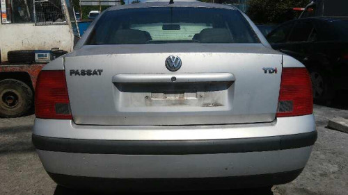  VOLKSWAGEN PASSAT BERLINA (3B2) 