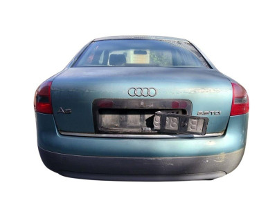 AUDI A6 BERLINA (4B2)