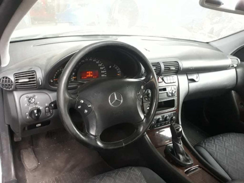 MERCEDES-BENZ CLASE C (BM 203) BERLINA — vehículo donante para recambios 