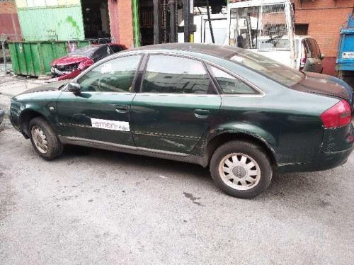  AUDI A6 BERLINA (4B2) 