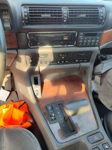 BMW SERIE 7 (E32) — vehículo donante para recambios 