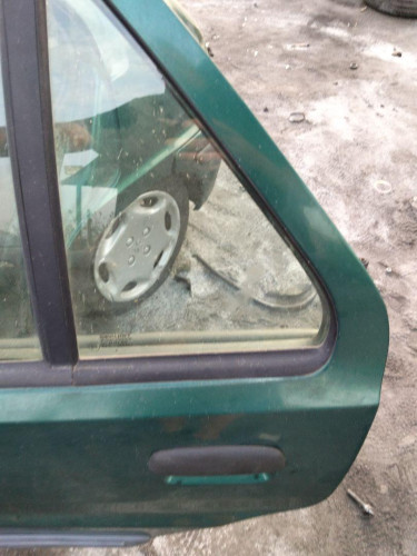LUNA CUSTODIA TRASERA IZQUIERDA Peugeot 106 (S2) 
