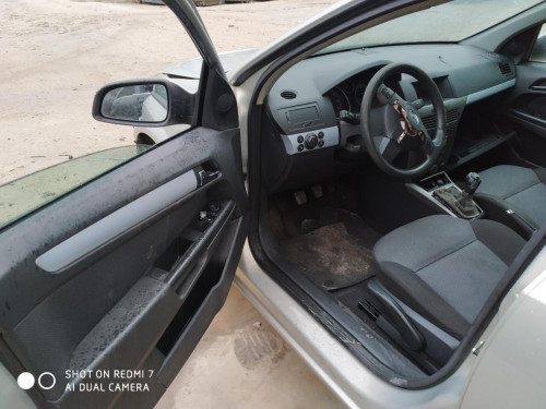  OPEL ASTRA H CARAVAN 