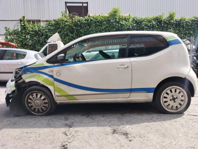 VOLKSWAGEN UP! (121)