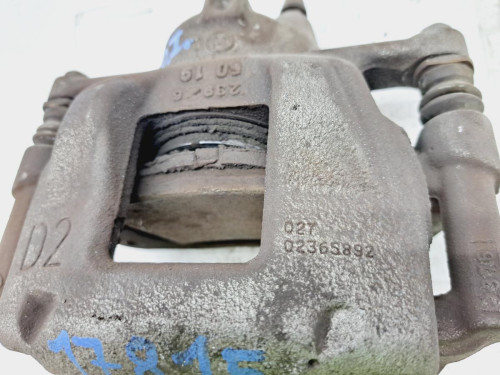PINZA DE FRENO DELANTERA IZQUIERDA Toyota AURIS (E18) 
