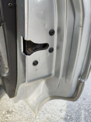 CERRADURA PUERTA TRASERA DERECHA