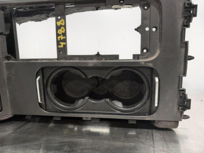 APOYABRAZOS CENTRAL, LAND ROVER, RANGE ROVER (LM)