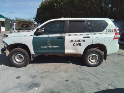 TOYOTA LAND CRUISER (J15)