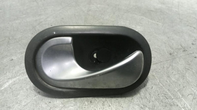 MANETA INTERIOR DELANTERA IZQUIERDA