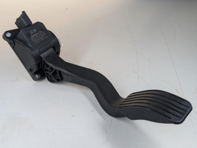 PEDAL ACELERADOR