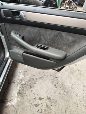 ELEVALUNAS TRASERO DERECHO