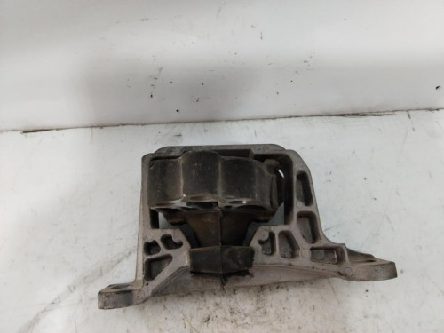 SOPORTE MOTOR DERECHO 