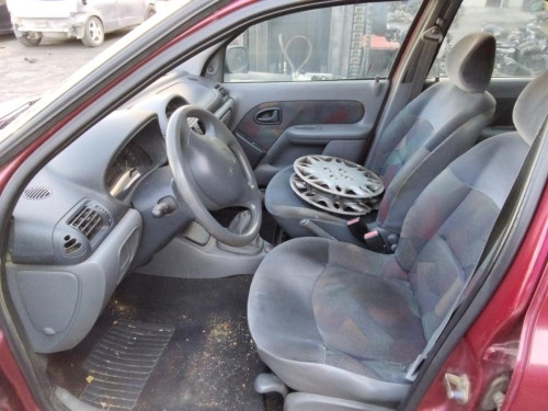 RENAULT CLIO II FASE I (B/CB0) — vehículo donante para recambios 