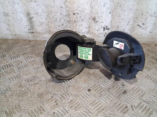 TAPA EXTERIOR COMBUSTIBLE 