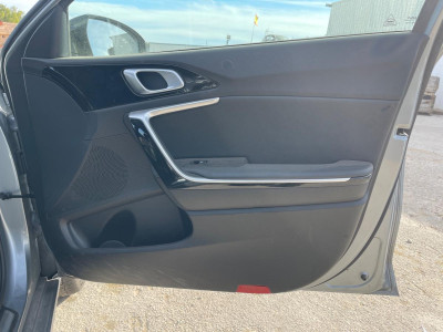 GUARNECIDO PUERTA DELANTERA DERECHA, KIA, XCEED