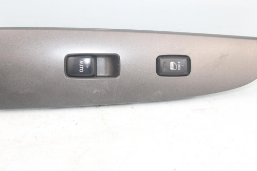 MANDO ELEVALUNAS DELANTERO DERECHO LEXUS IS (DS2/IS2) 