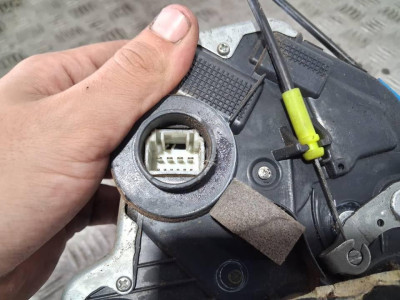 CERRADURA PUERTA DELANTERA IZQUIERDA