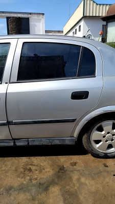 PUERTA TRASERA IZQUIERDA Opel Astra G Berlina (1998->)