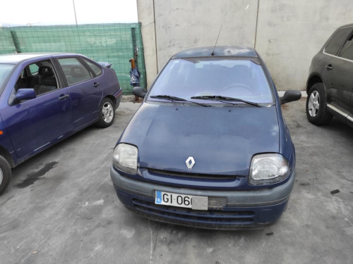 RENAULT CLIO II FASE I (B/CB0) — vehículo donante para recambios 