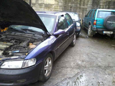 OPEL VECTRA B BERLINA