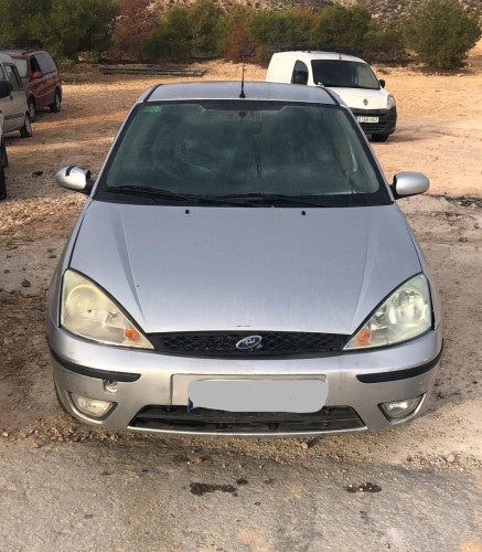 FORD FOCUS BERLINA (CAK) — vehículo donante para recambios 