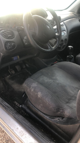 FORD FOCUS BERLINA (CAK) — vehículo donante para recambios 