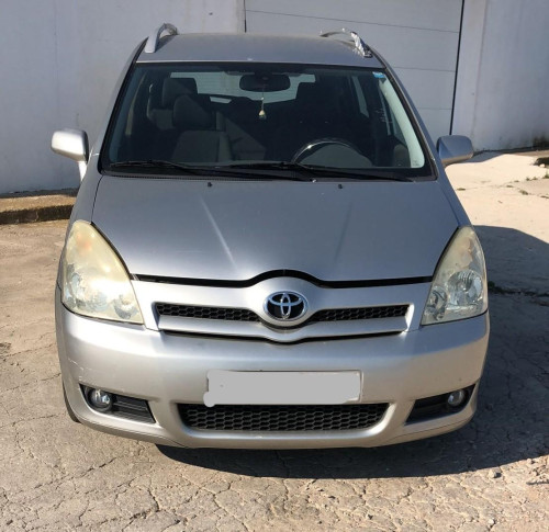 TOYOTA COROLLA VERSO (R1) — vehículo donante para recambios 