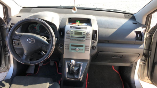 TOYOTA COROLLA VERSO (R1) — vehículo donante para recambios 