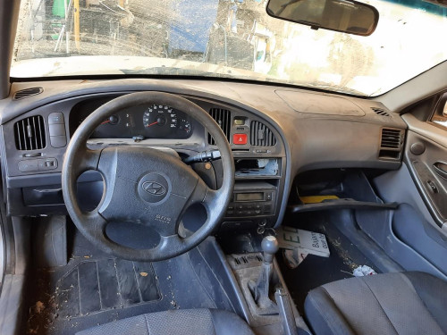 HYUNDAI ELANTRA (XD) — vehículo donante para recambios 