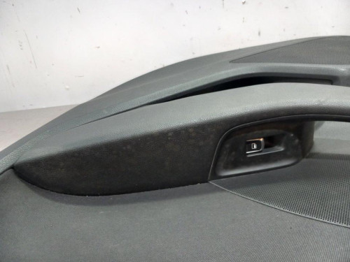  GUARNECIDO PUERTA TRASERA DERECHA AUDI A3 SPORTBACK (8VA) 