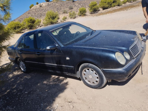 MERCEDES-BENZ CLASE E (BM 210) BERLINA — автомобиль-донор на запчасти 